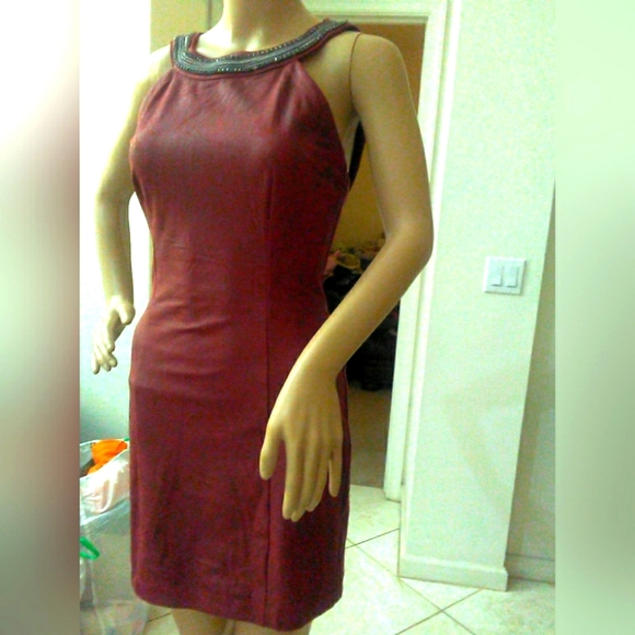 BNWOT SUEDE-LIKE DRESS BY GUESS MARION W/ SILVER DECOR & RHINESTONES SZ 4 BEAUTY - Picture 6 of 11